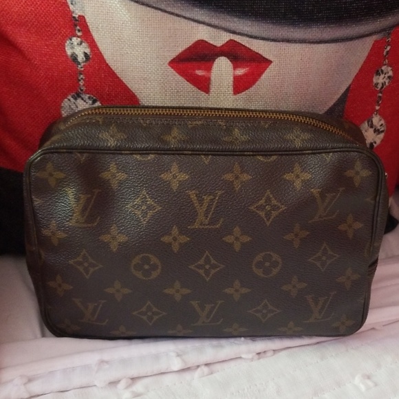 Louis Vuitton Handbags - Authentic Louis Vuitton Trousse Toilette 23 bag